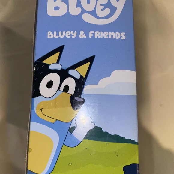 BLUEY FAMILY FRIENDS 1/  4-Pack Action Figure Set Bluey - Picture 5 of 5